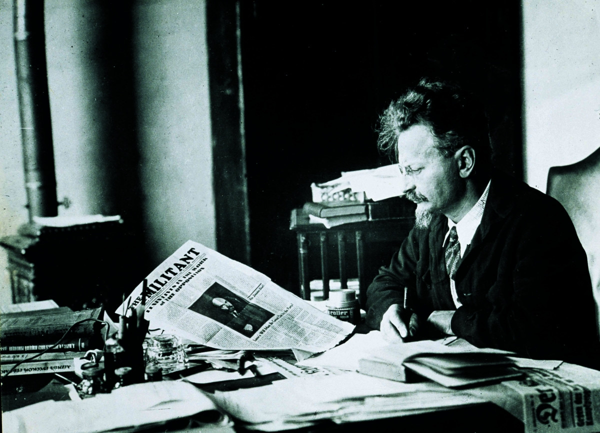 Trotsky Reading The Militant